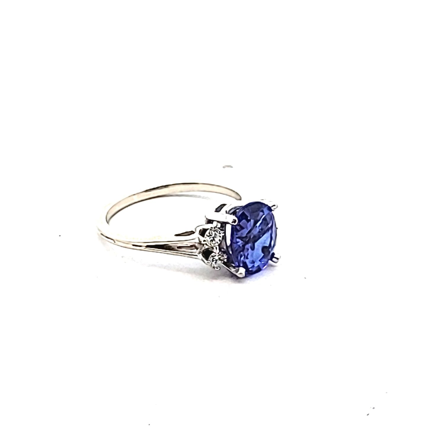 Vintage 14K White Gold Natural Tanzanite & Diamond Ring