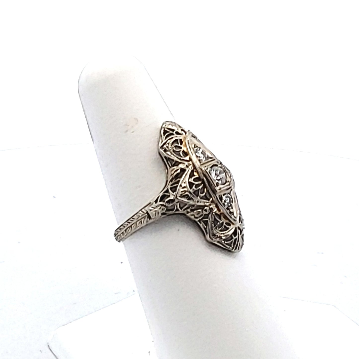 Antique Edwardian 18K White Gold Deco Diamond Filigree Ring