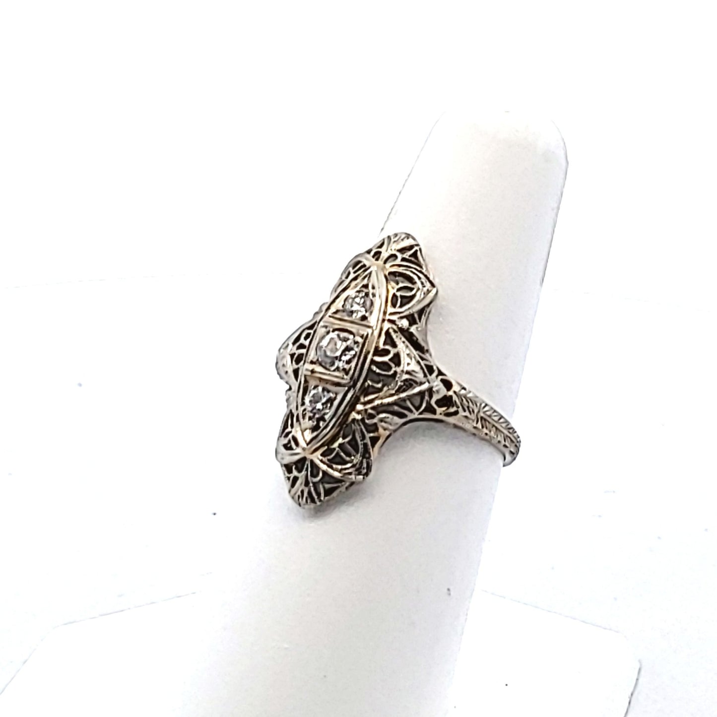 Antique Edwardian 18K White Gold Deco Diamond Filigree Ring