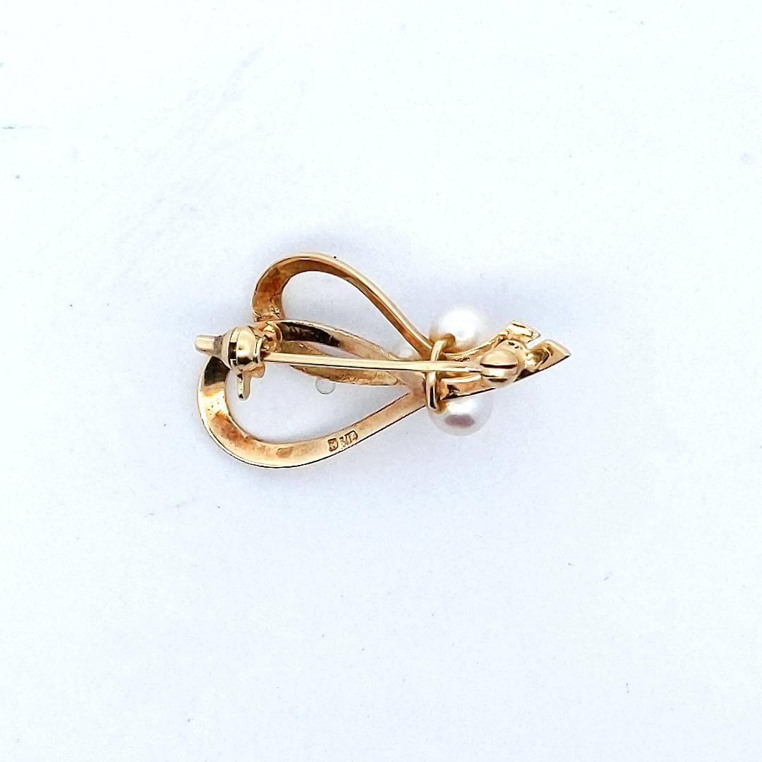 Designer $800 Mikimoto 14K Yellow Gold Cultured Pearl Brooch