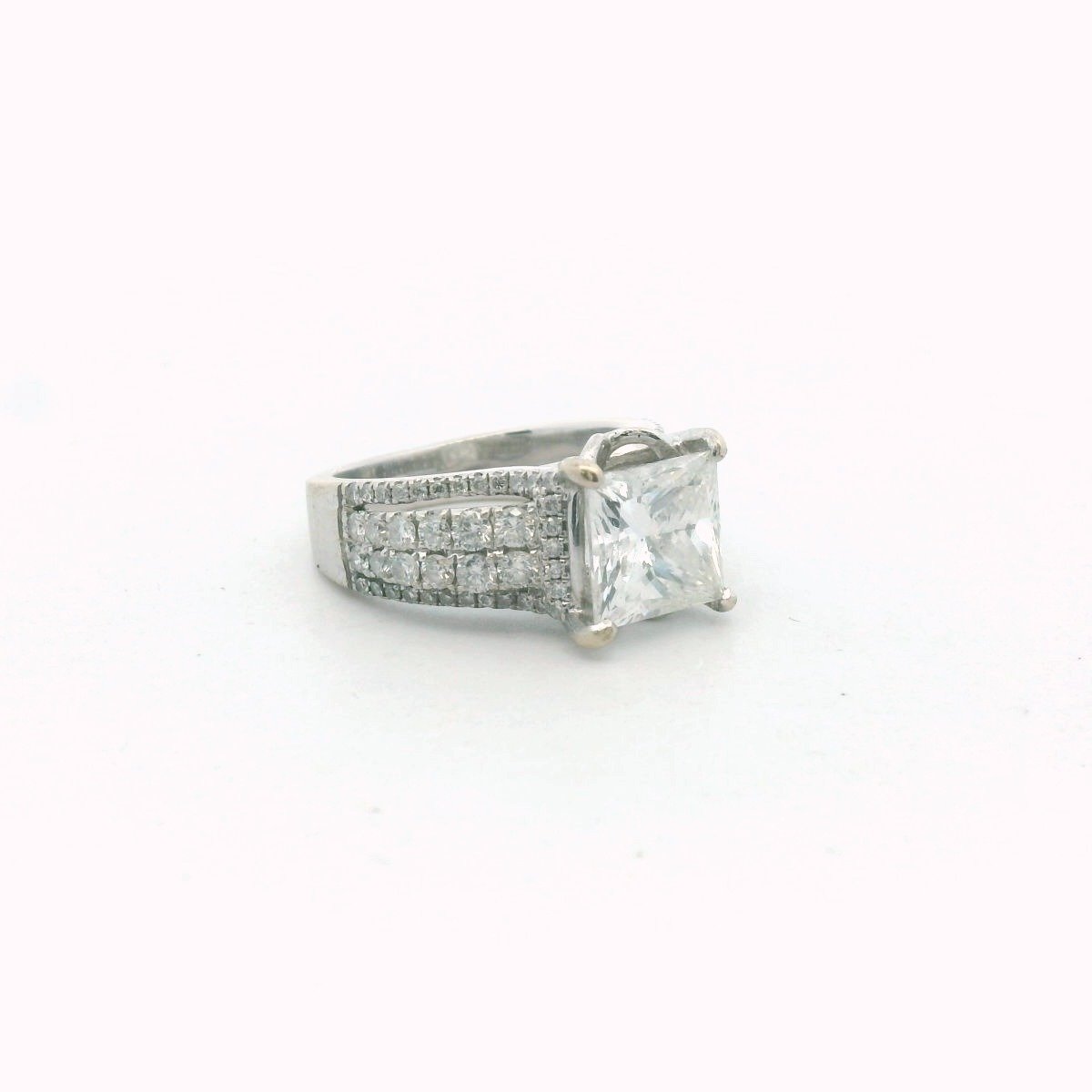 18K White Gold 2.48ct Laser Drilled Fracture Filled Diamond Engagement Ring