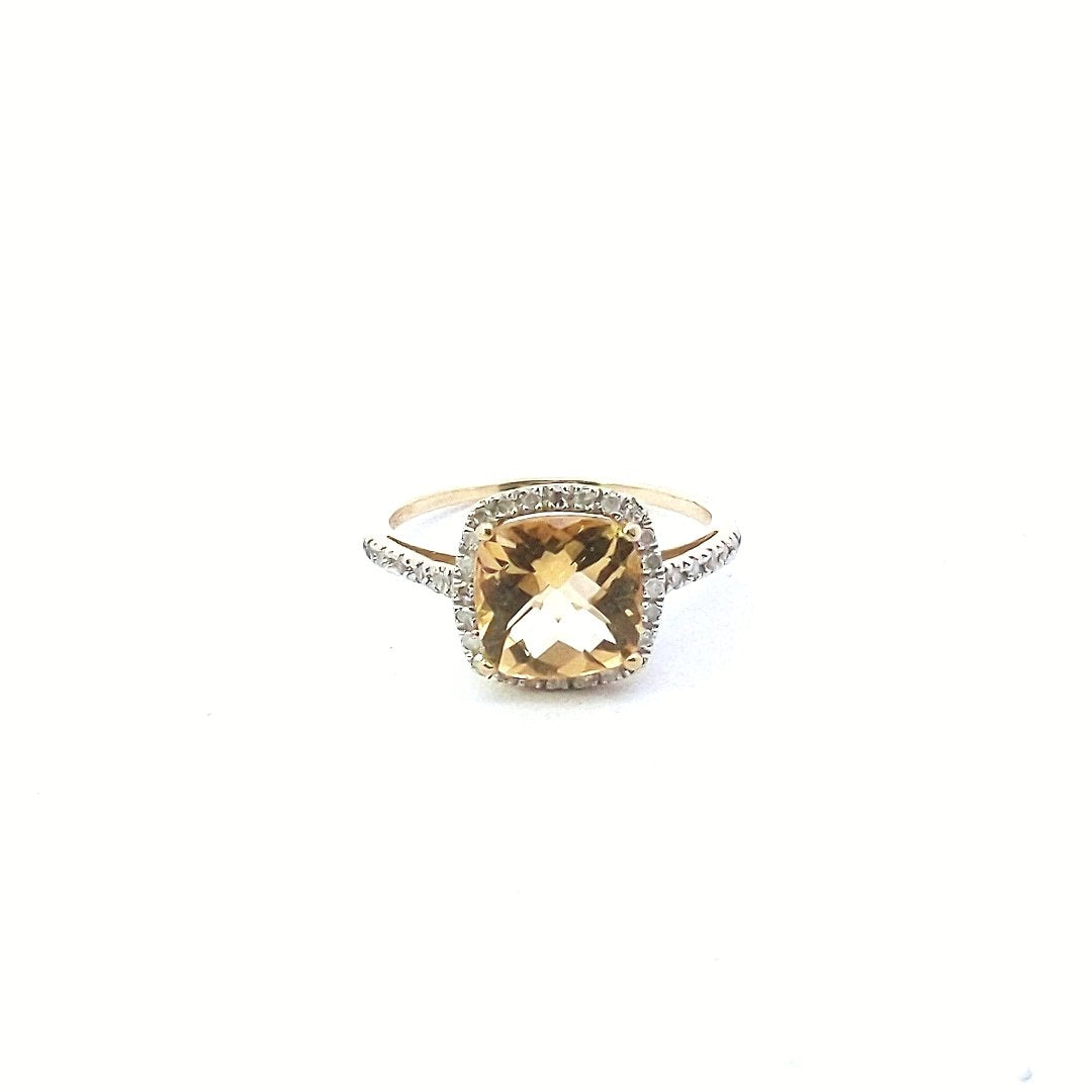 Estate 10K Yellow Gold Citrine Diamond Surrounded Ring