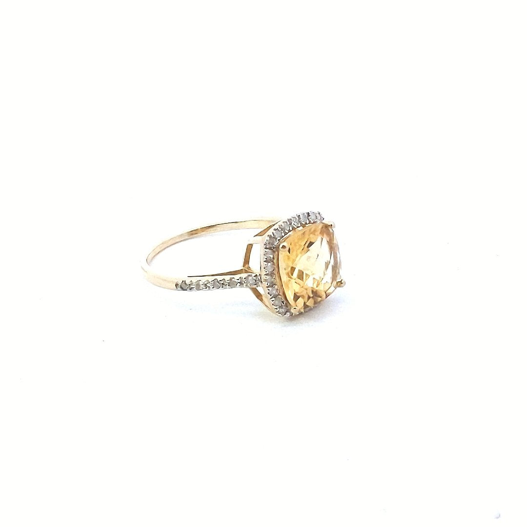 Estate 10K Yellow Gold Citrine Diamond Surrounded Ring
