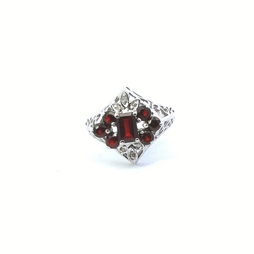 Estate $500 14K White Gold Garnet Diamond Cluster Ring With Scrollwork