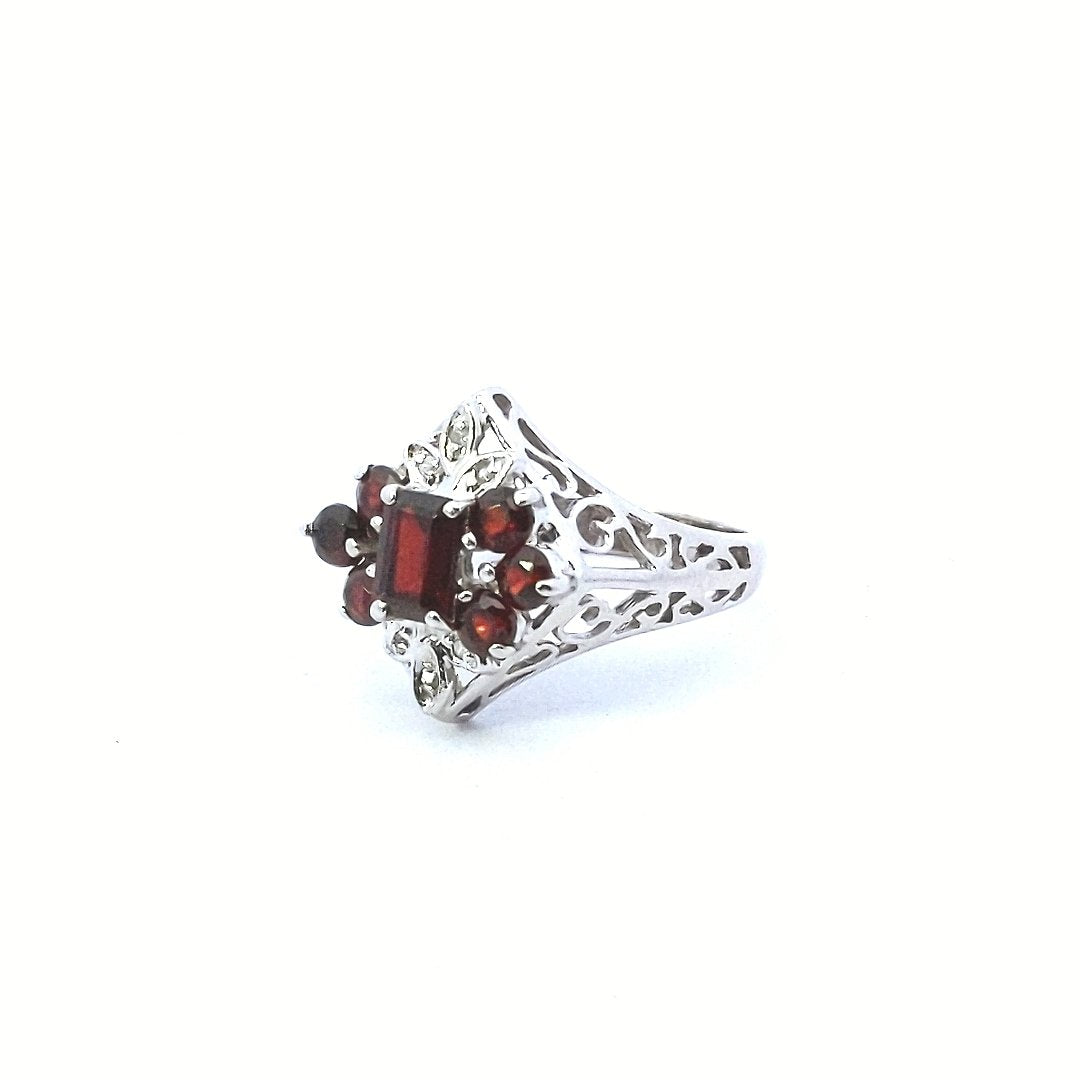 Estate $500 14K White Gold Garnet Diamond Cluster Ring With Scrollwork