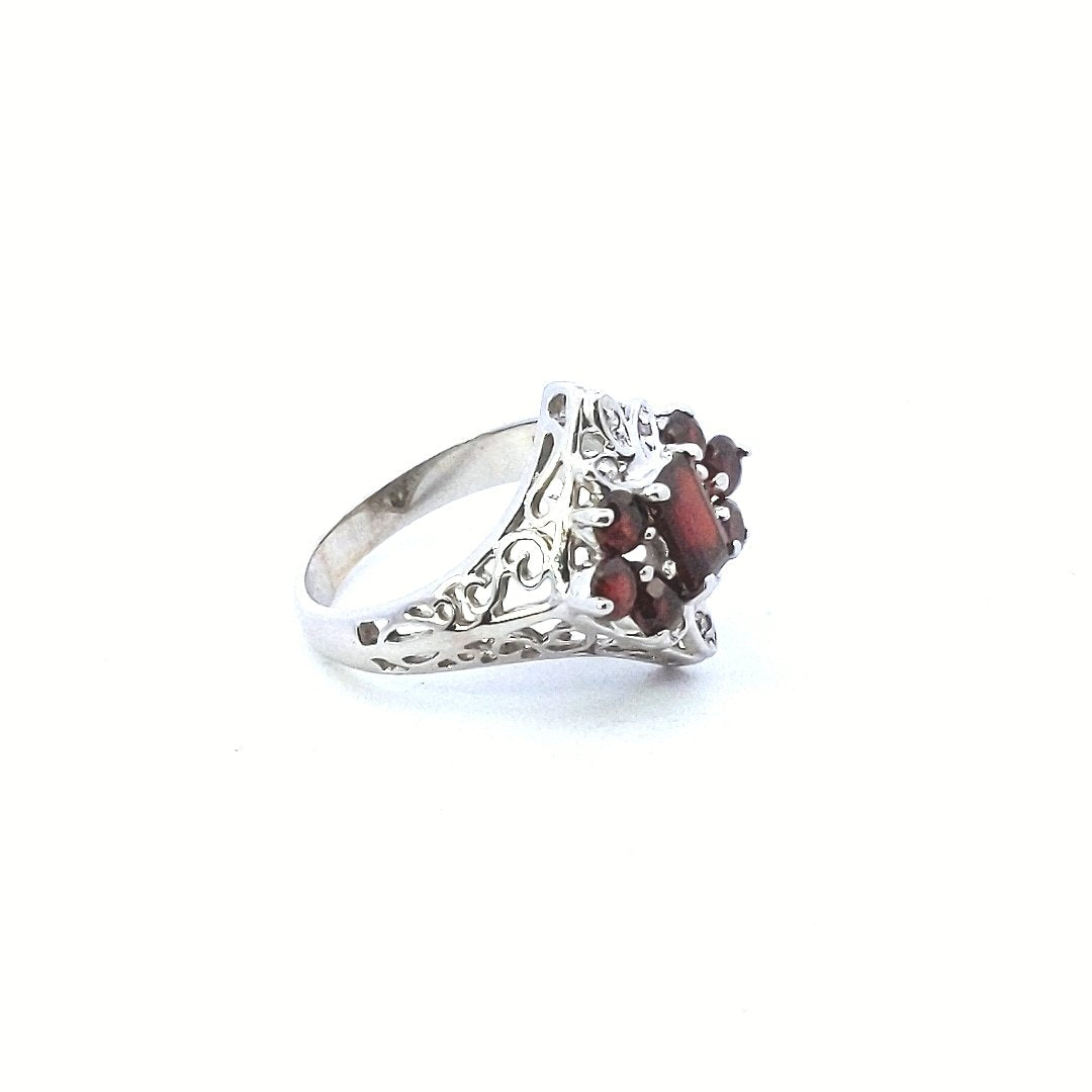 Estate $500 14K White Gold Garnet Diamond Cluster Ring With Scrollwork