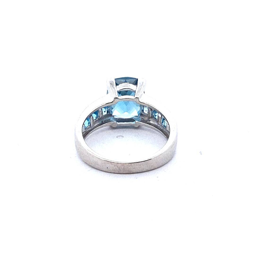 Estate $435 14K White Gold Blue Topaz Ring