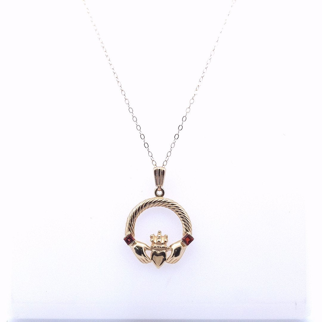 Estate $390 10K Yellow Gold Garnet Claddagh Pendant Necklace