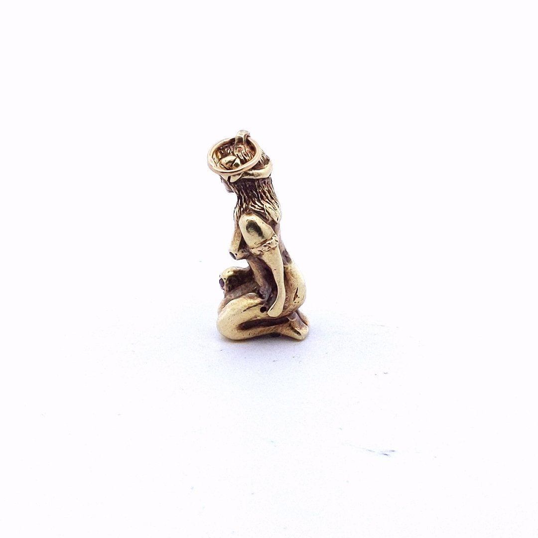 Vintage 14K Yellow Gold Handmade New Guinea Ruby Diamond Lady Skull Pendant