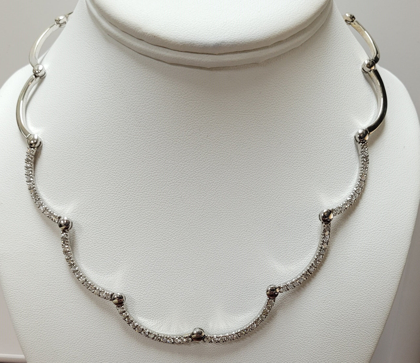 Estate $4000 14K White Gold Diamond Scalloped Necklace