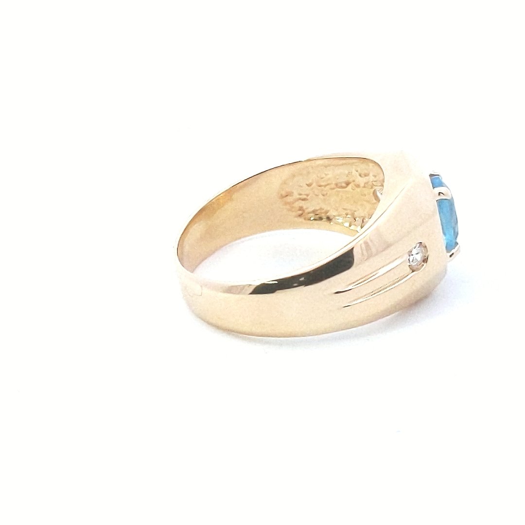 Estate $900 14K Yellow Gold Oval Blue Topaz Diamond Ring