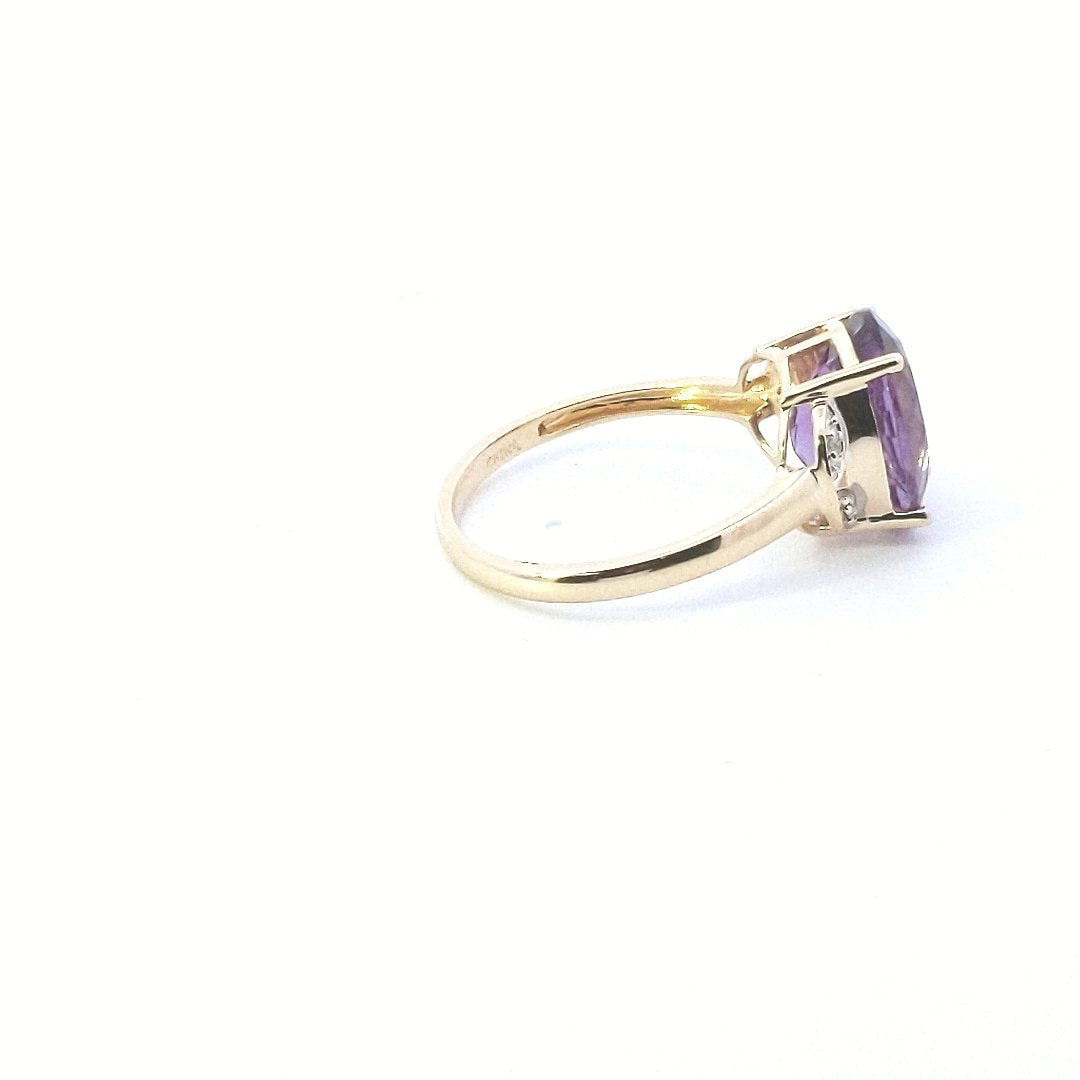 Estate $450 14K Yellow Gold Oval Amethyst Diamond Ring