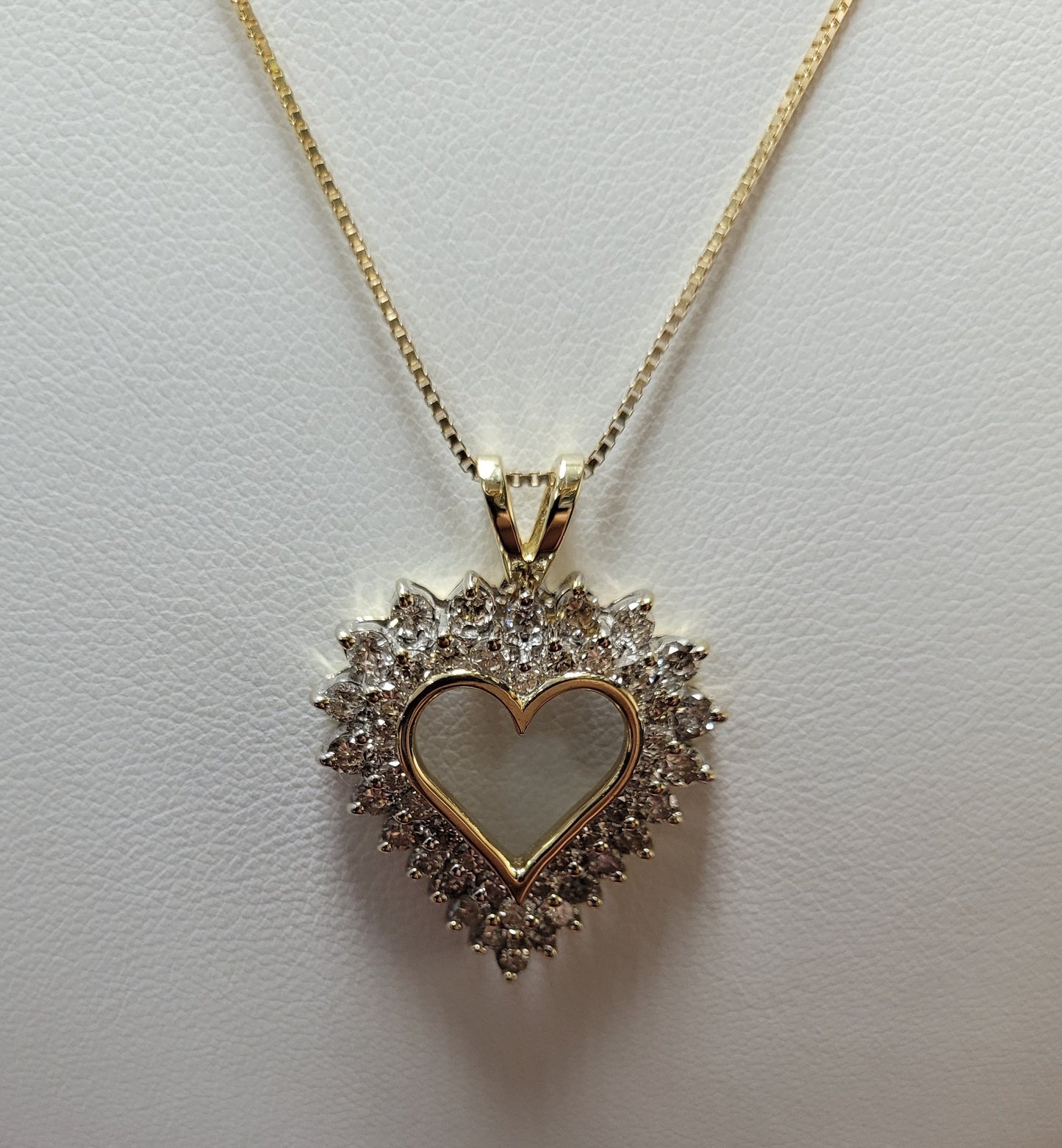 Estate $1150 14K Yellow Gold Diamond Heart Pendant Necklace
