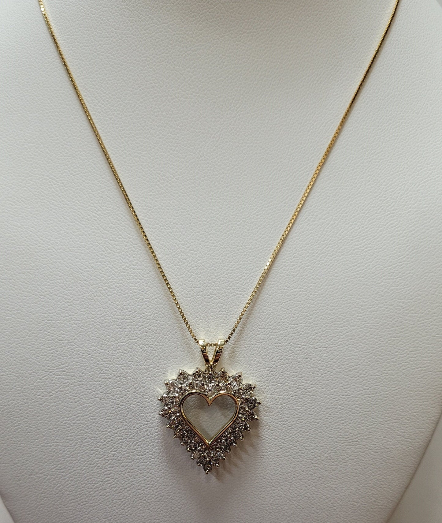 Estate $1150 14K Yellow Gold Diamond Heart Pendant Necklace