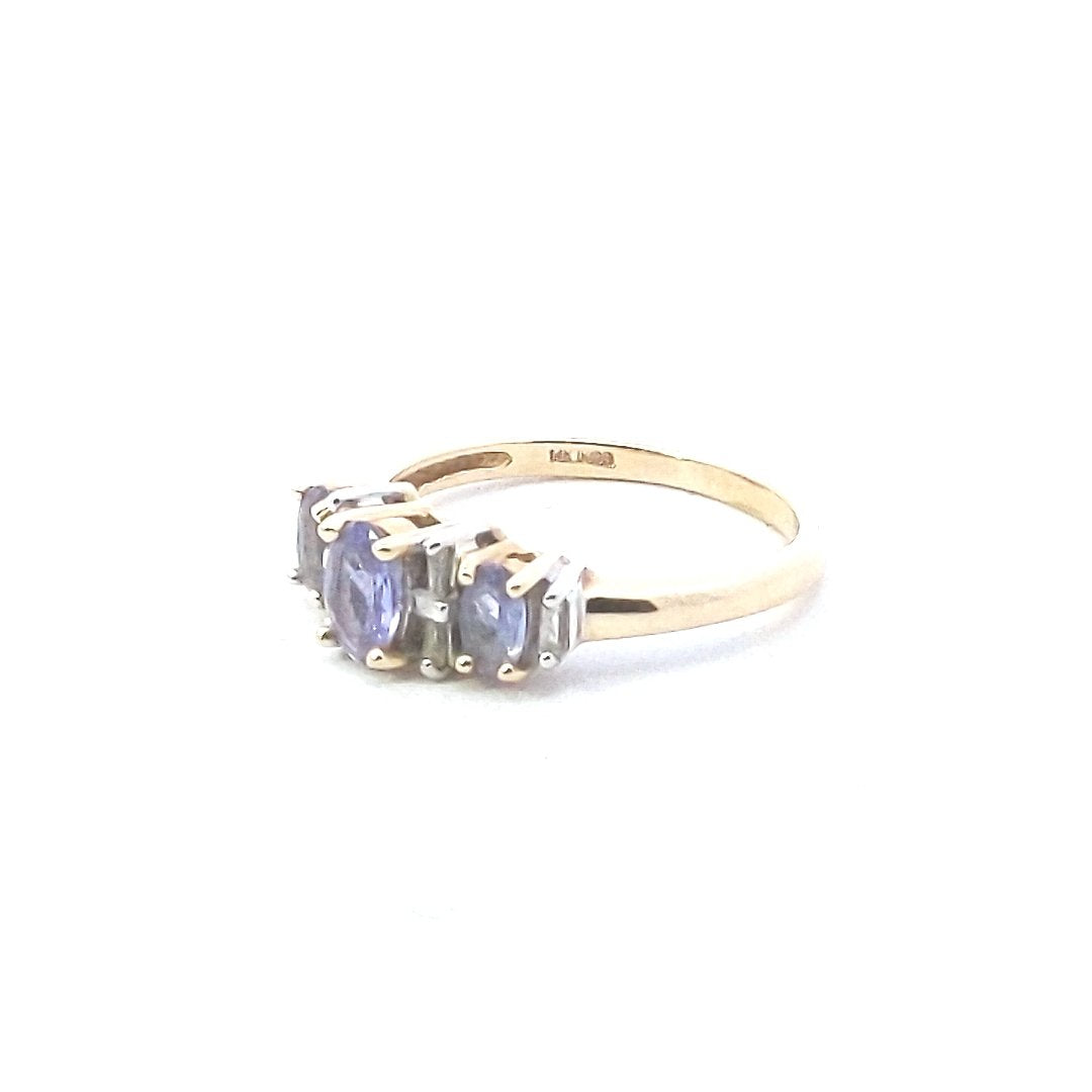 Estate $400 14K Yellow Gold Tanzanite Diamond Ring
