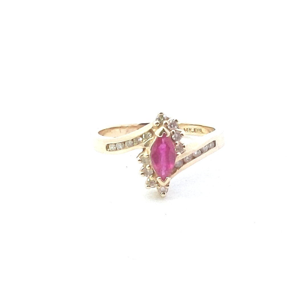 Estate $400 14K Yellow Gold Ruby Diamond Ring