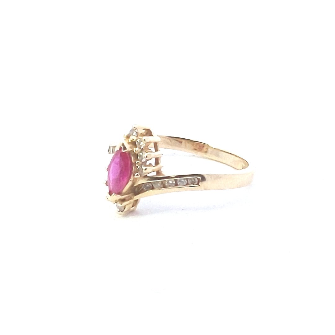 Estate $400 14K Yellow Gold Ruby Diamond Ring
