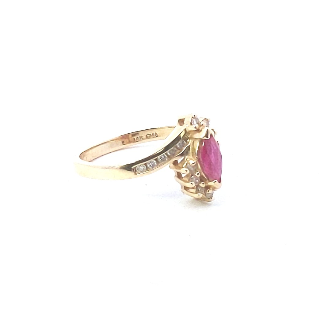 Estate $400 14K Yellow Gold Ruby Diamond Ring