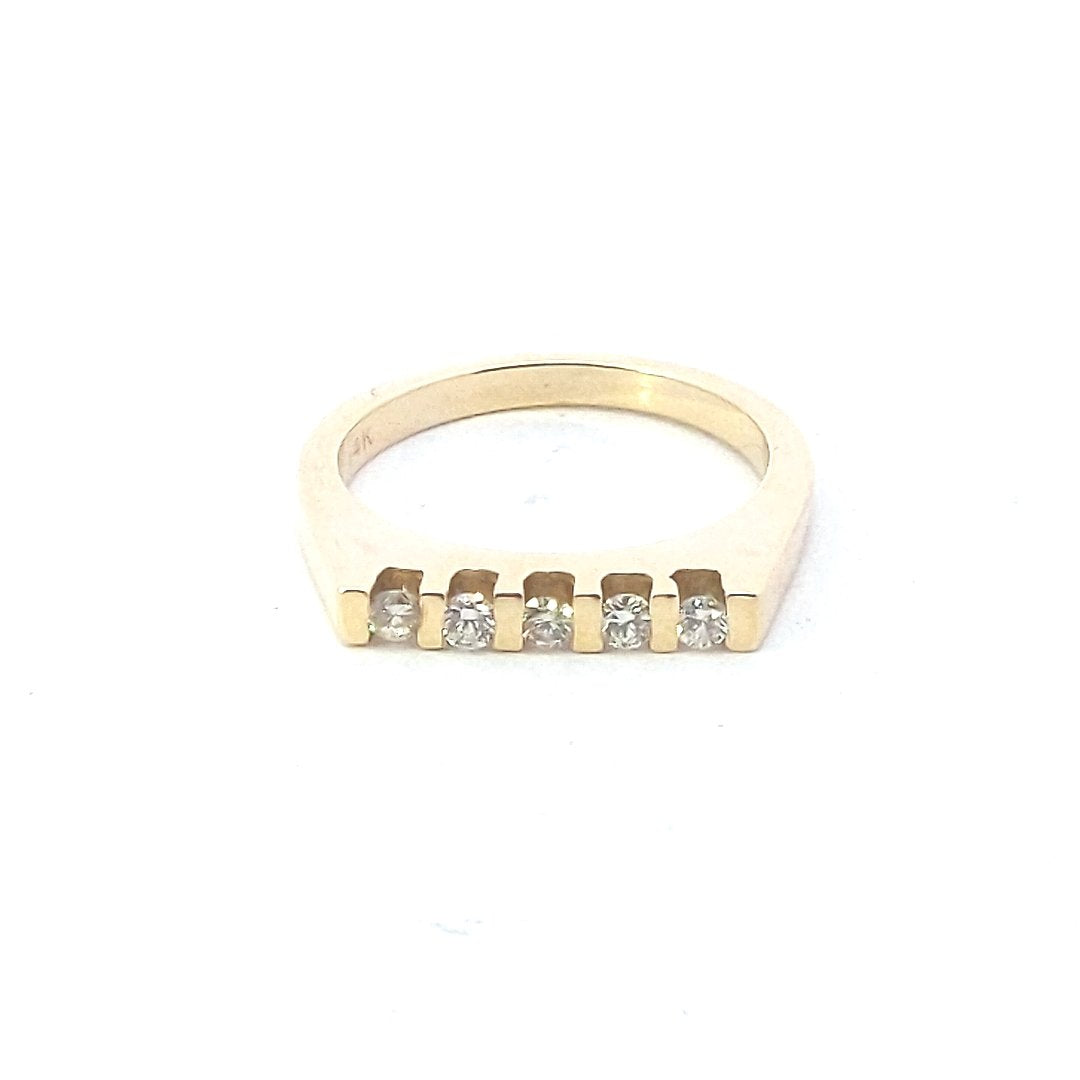 Estate $500 14K Yellow Gold 5 Stone Diamond Chanel Set Ring