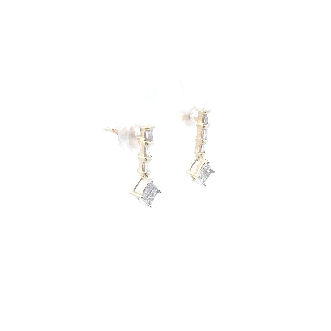 Estate $170 14K Yellow Gold Diamond Earrings