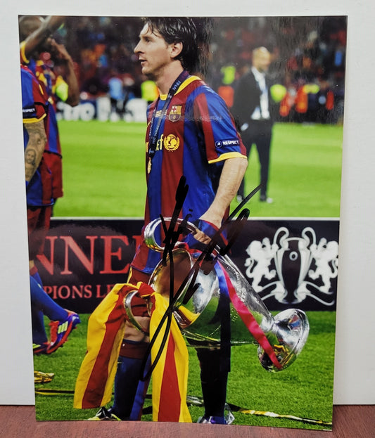 Lionel Messi Signed Photo with Trophy