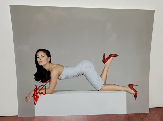 Kristin Kreuk Signed Photo