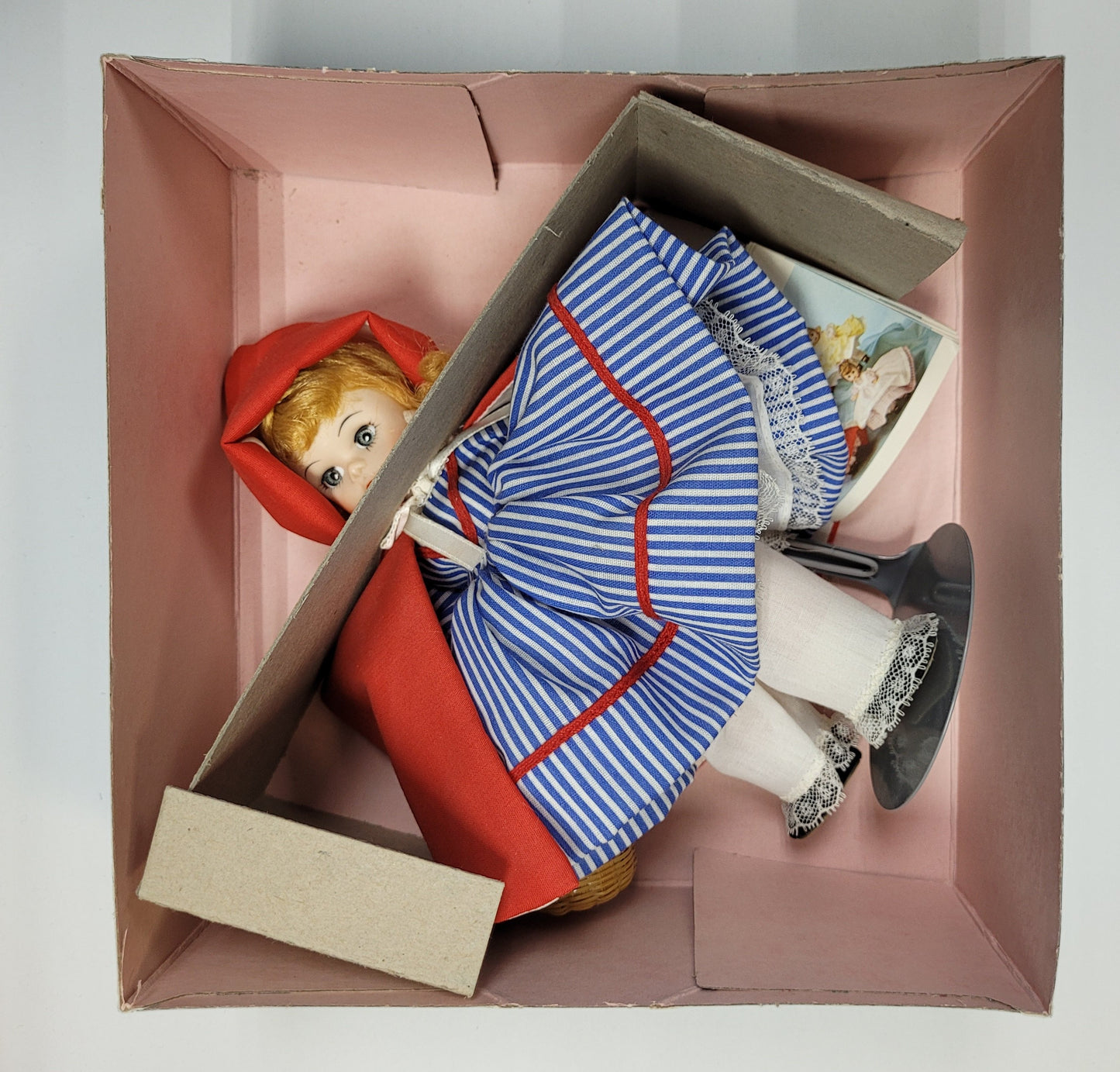 "Red Riding Hood" 482 Madame Alexander Doll