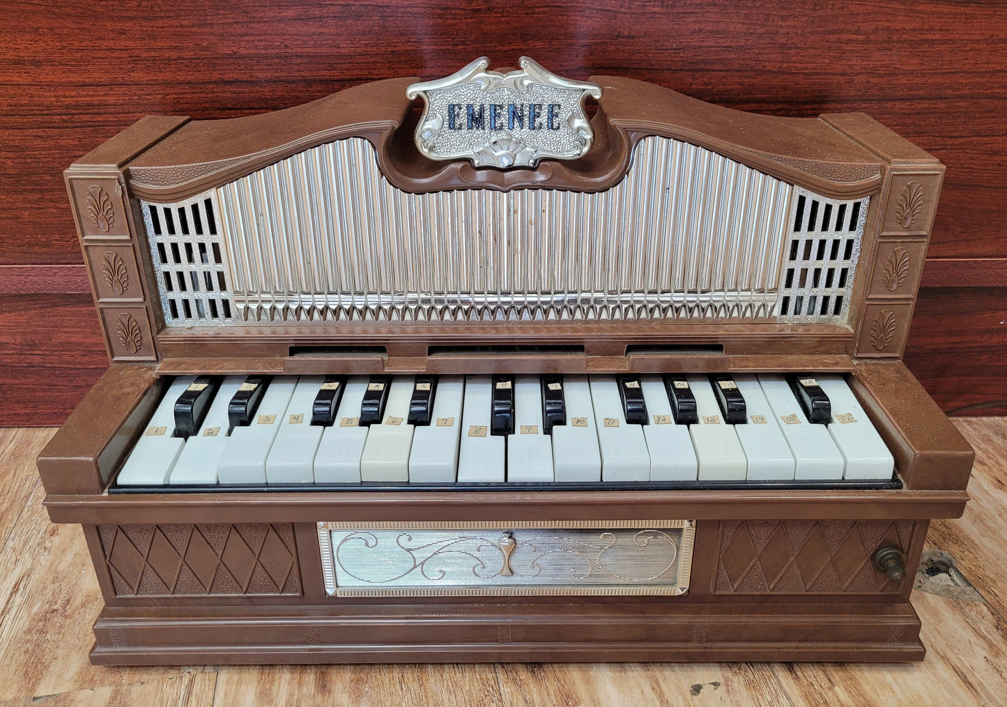 Electric Golden Pipe Organ Emenee
