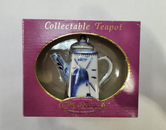 "My Treasure" Porcelan Teapot