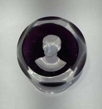 "Julius Caesar" Baccarat with stand