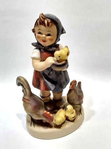 "Girl With Chickens" Goebel 199/1