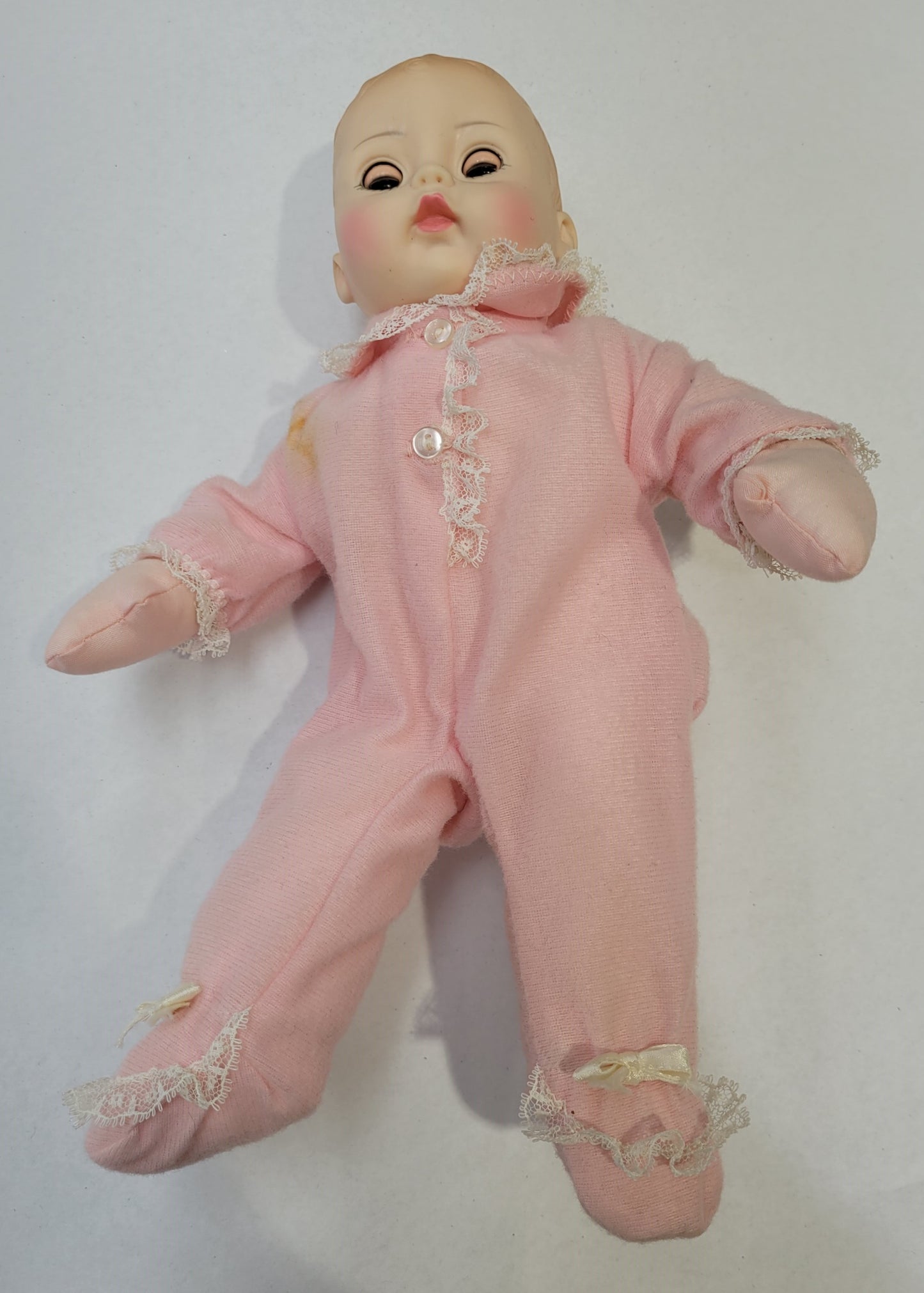 "Little Huggums" 4810 Madame Alexander Doll