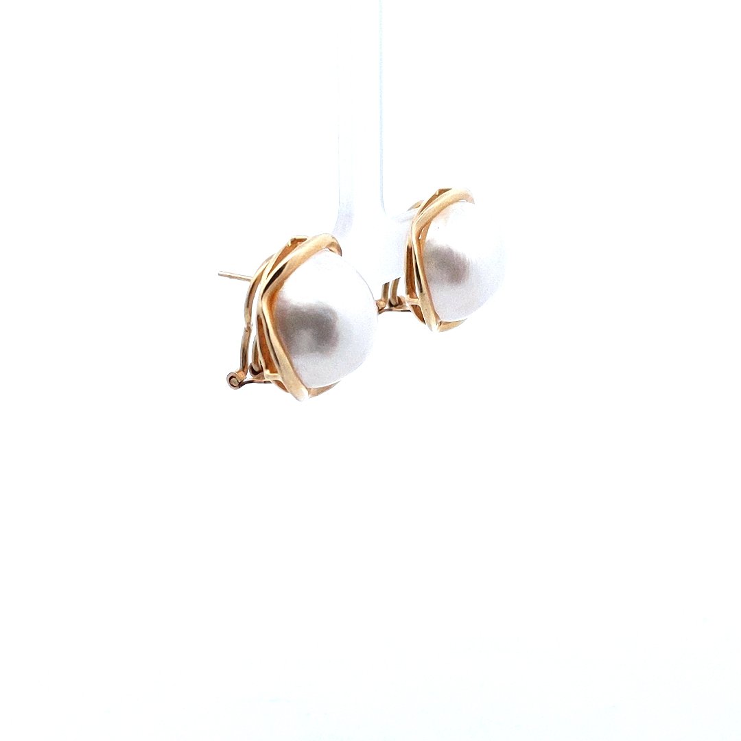Estate $700 14K Yellow Gold Mabe Pearl Earrings
