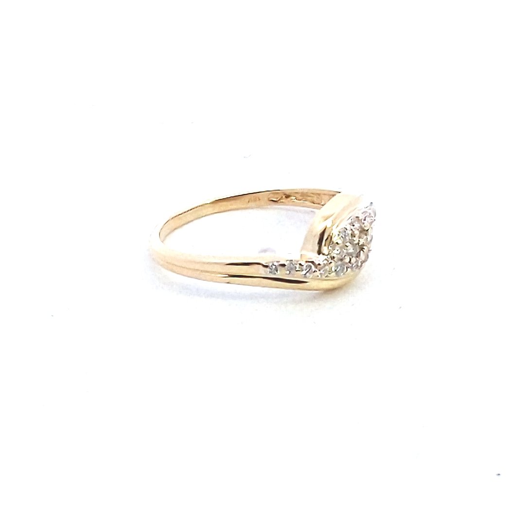 Estate $390 18K Yellow Gold Diamond Crossover Ring