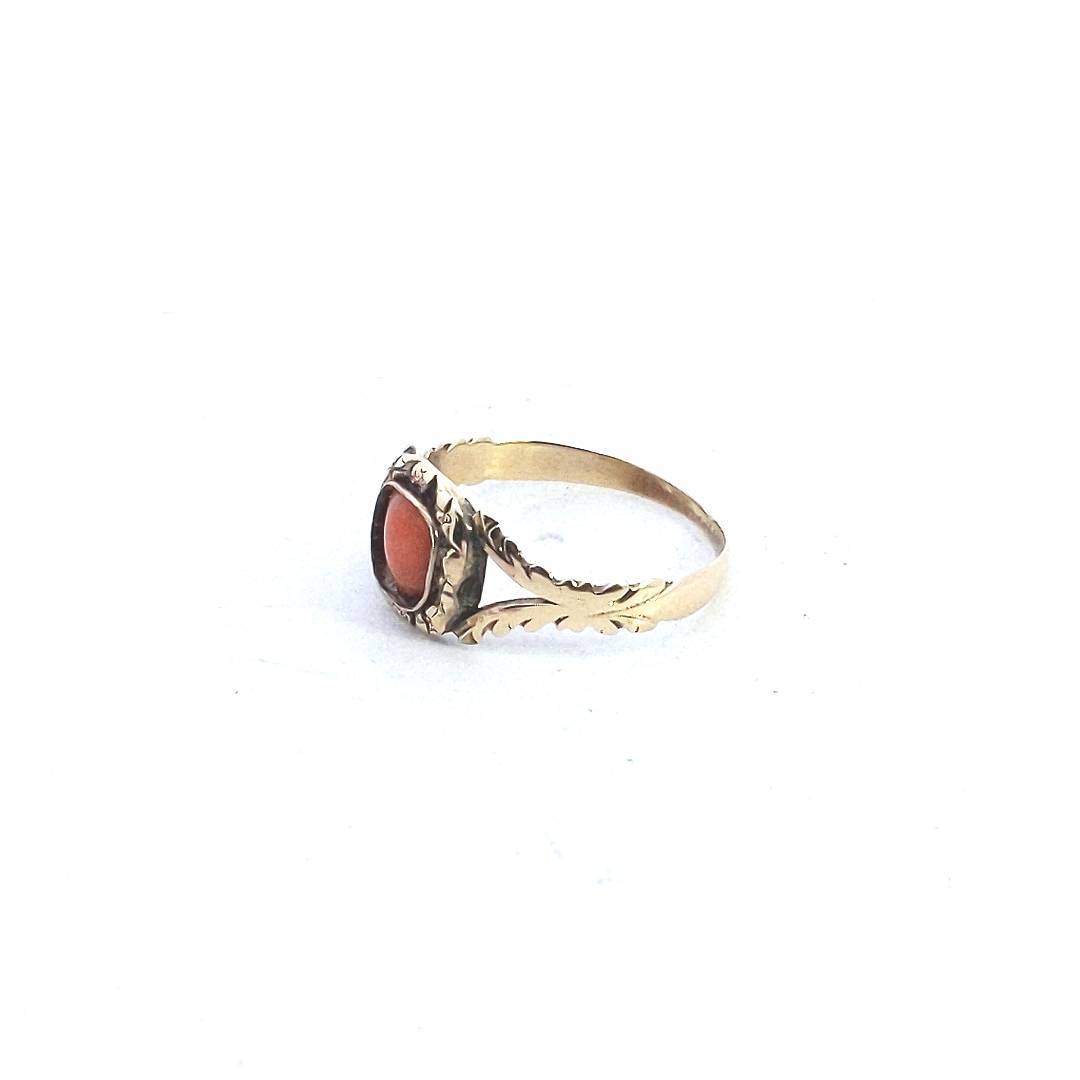 Antique $400 14K yellow Gold Georgian Coral Ring