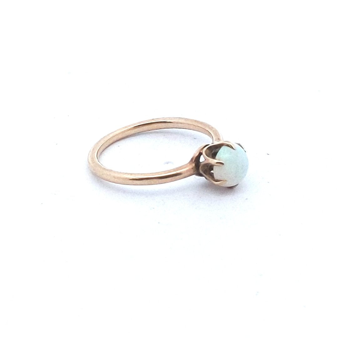 Antique $300 10K Yellow Gold Claw Set Opal Solitaire Ring