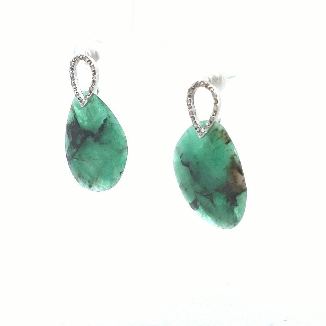 Estate $400 10K WhiteGold Diamond & Faceted Emerald Earrings