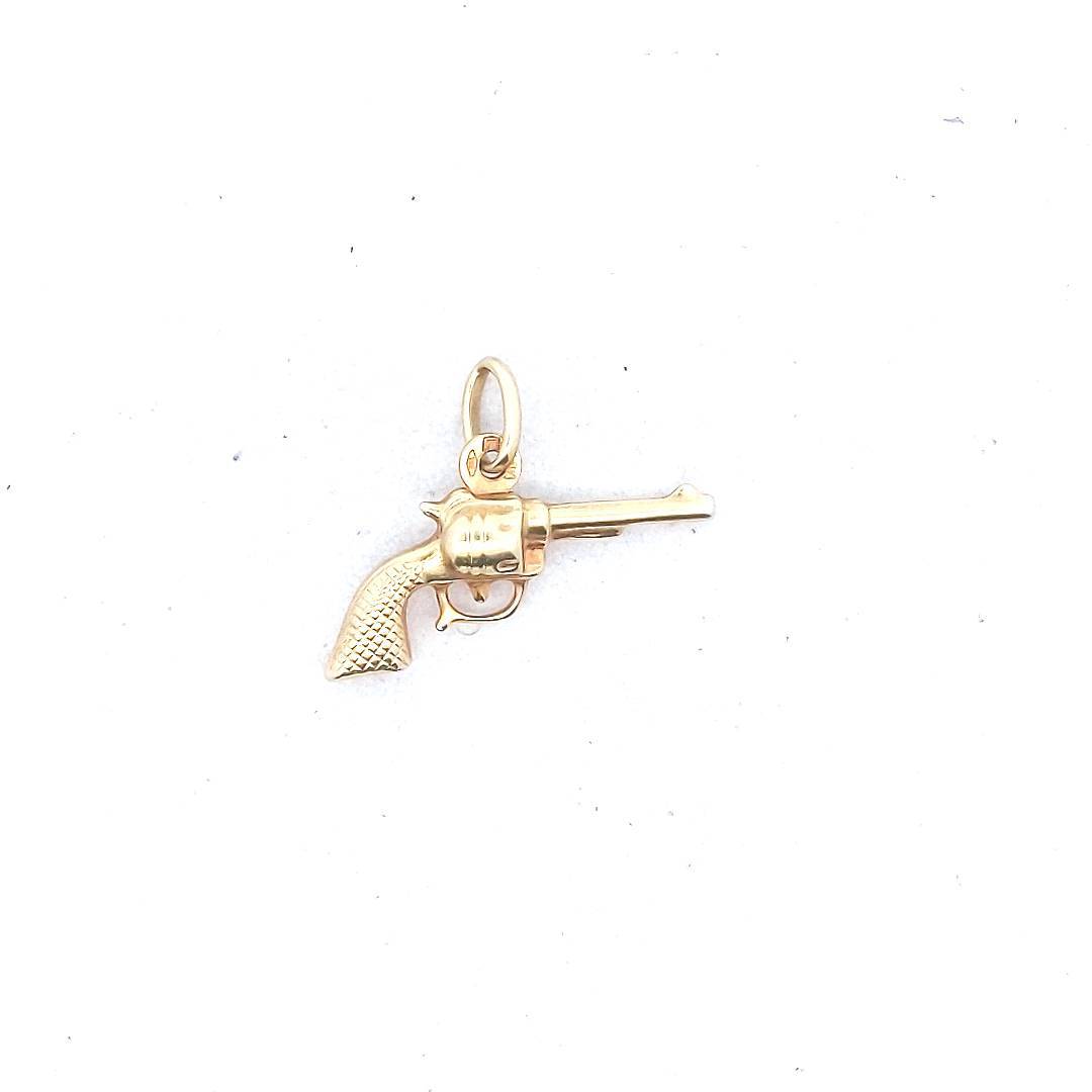Estate $200 14K Yellow Gold Revolver Gun Pistol Firearm Pendant